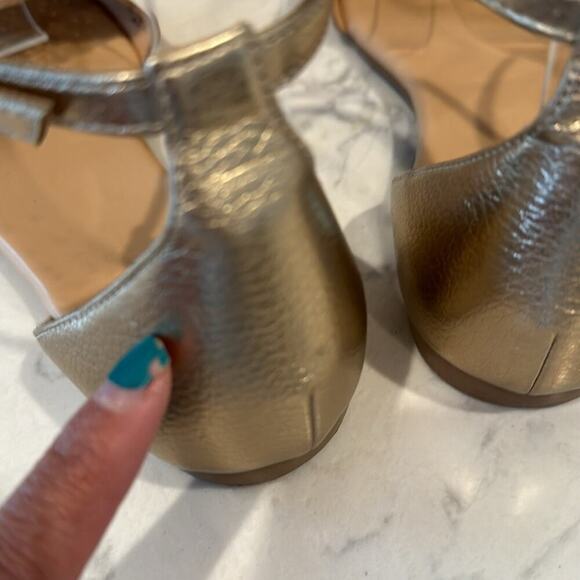 Old Navy Laser cut peep toe metallic gold ankle strap sandals summer  size 7 - Picture 3 of 9